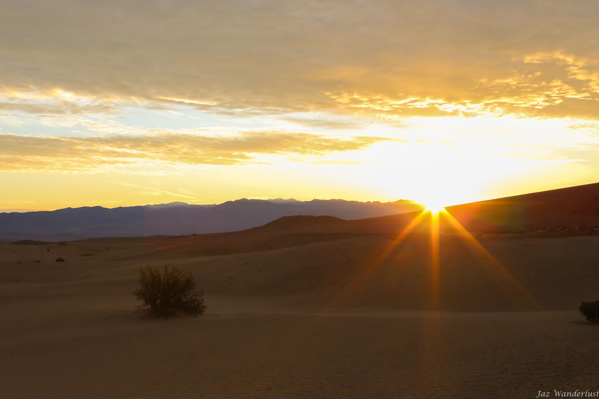 Mesquite Flat Sand Dunes in Death Valley. Photography by Jaz Wanderlust.