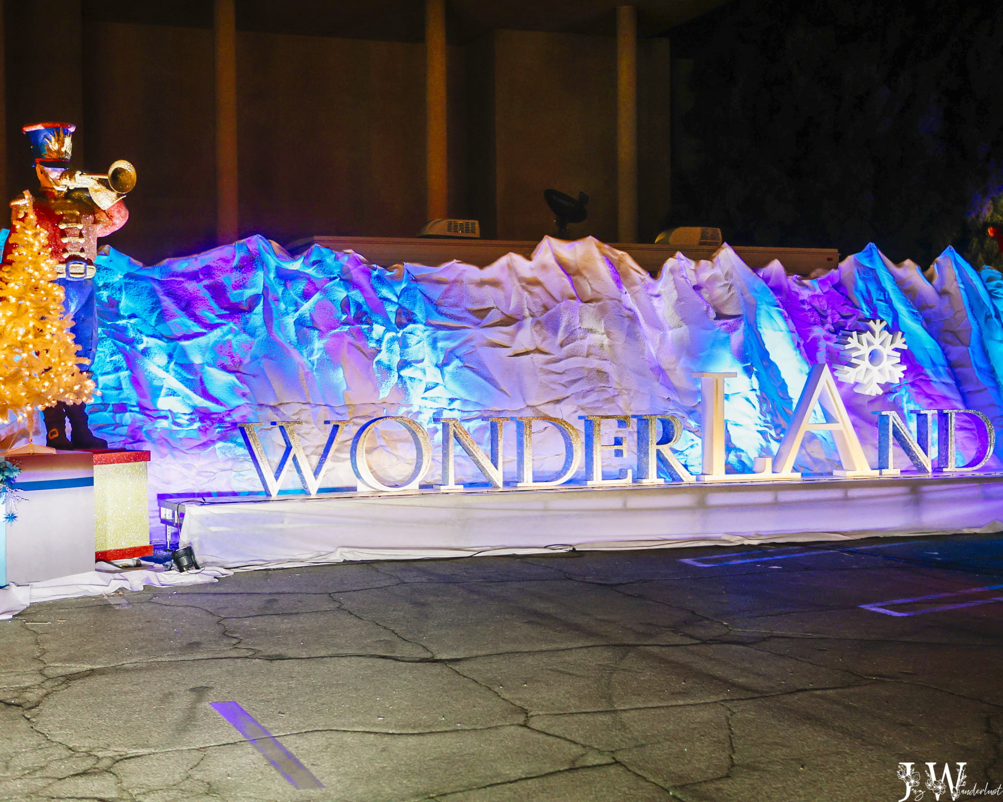 Wonderland in SoCal holiday display. Photography by Jaz Wanderlust.