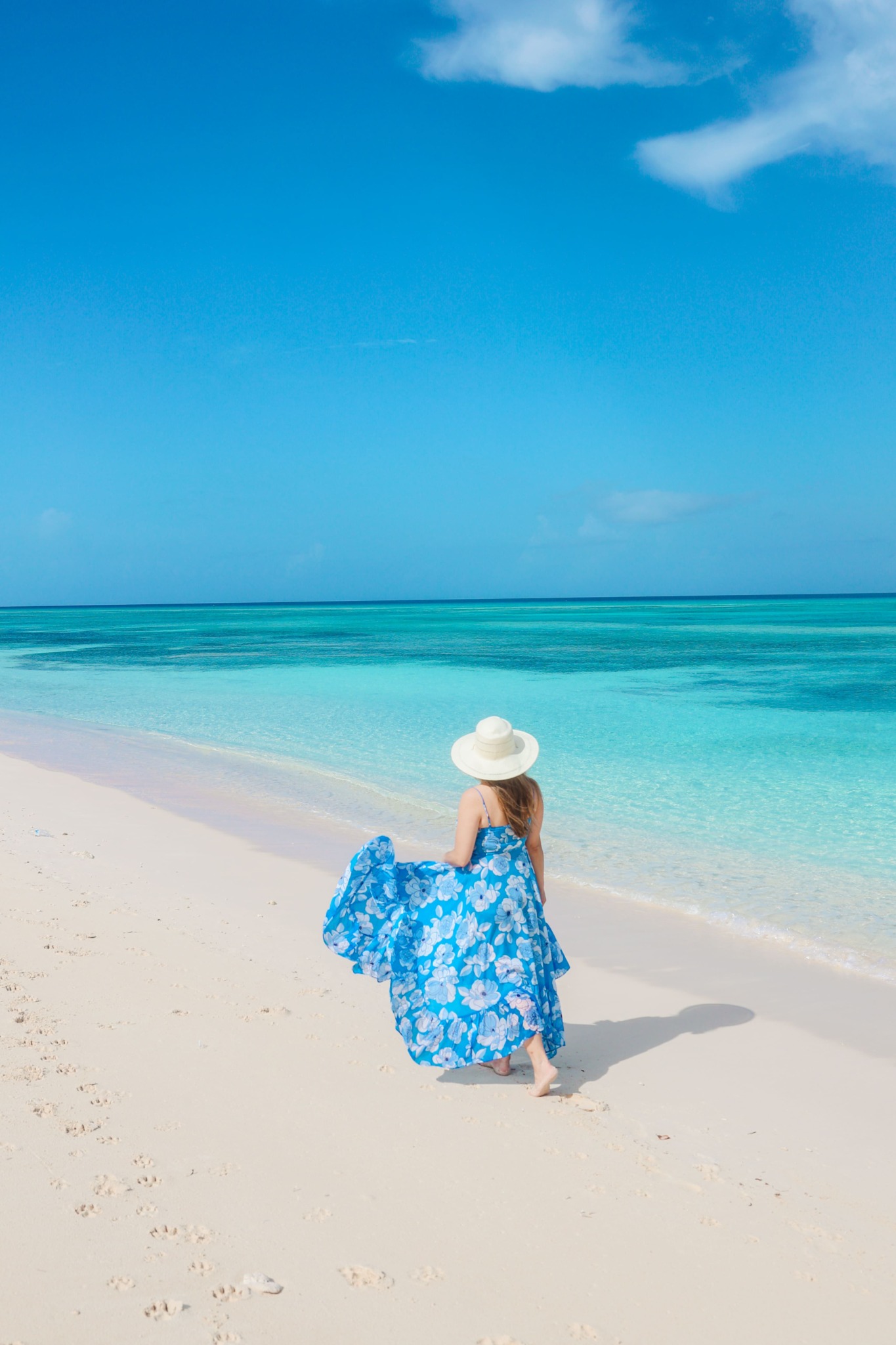 White sand and blue water beaches on islands of Turks and Caicos.Photography by Jaz Wanderlust.